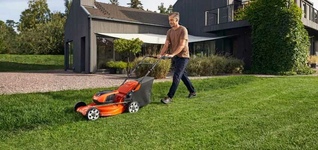 Газонокосилка аккумуляторная Husqvarna® LC142i [42 см / 36 В / 17 кг]