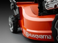 Газонокосилка самоходная Husqvarna® LC 247SP  [47 см / 2,9 л.с / 29 кг]