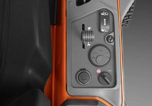 Садовый райдер Husqvarna® RC 320Ts AWD [635 см³ / 103 см / 237 кг]