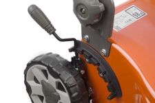 Газонокосилка самоходная Husqvarna® LB 256S [56 см / 3,2 л.с / 32 кг]