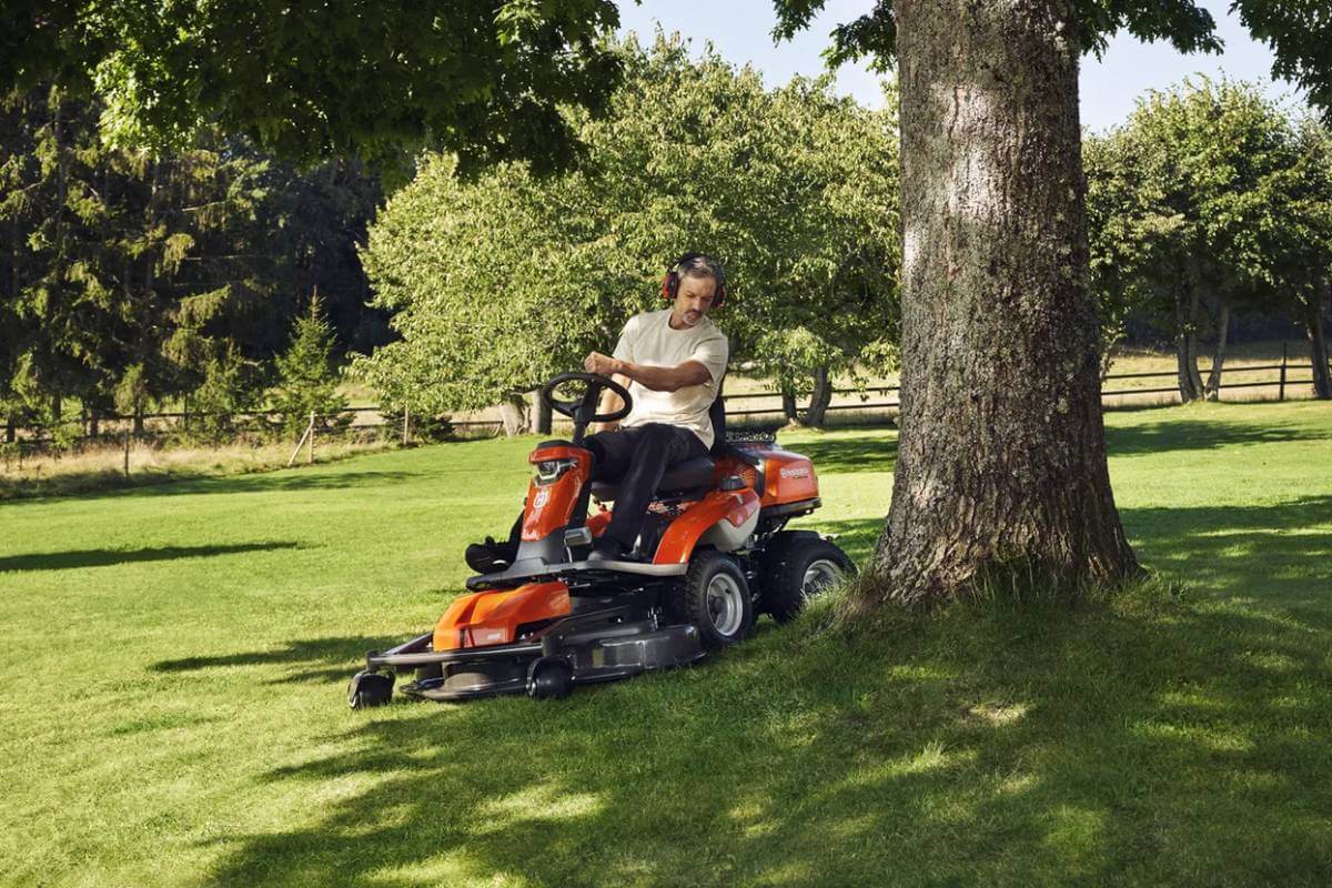 Садовый райдер Husqvarna® R 316TsX AWD [603 см³ / 94 см / 251 кг]